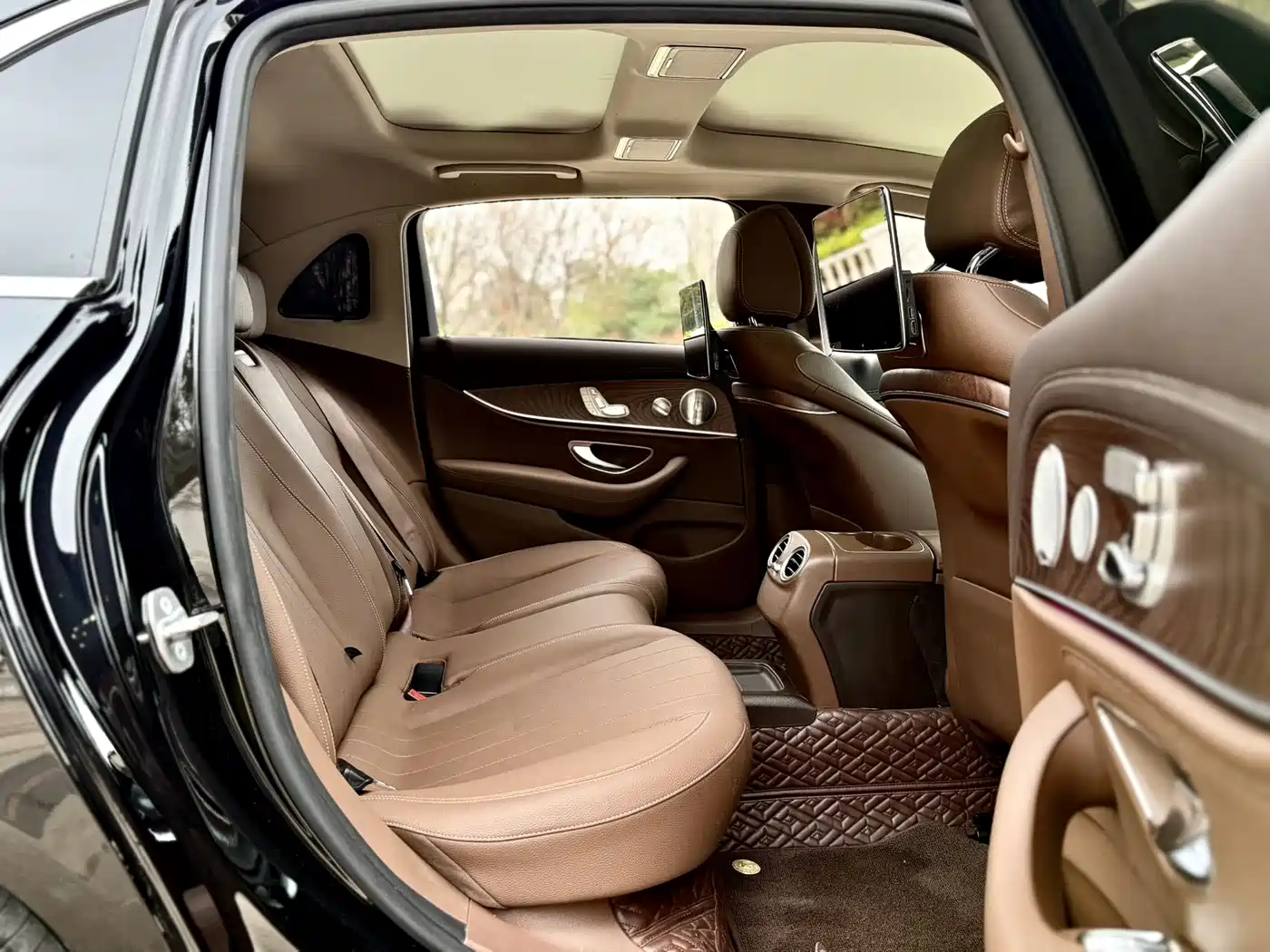 Mercedes-Benz E-Class 2020 E 300 L Luxury Model фото 20