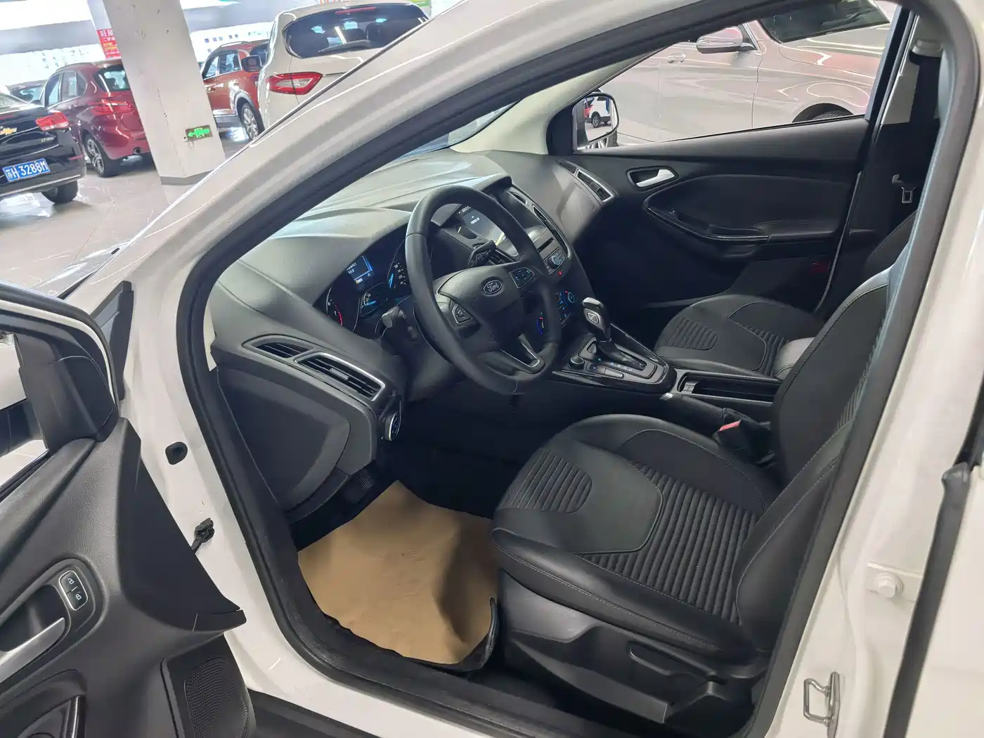 Фото 7 - Ford Focus