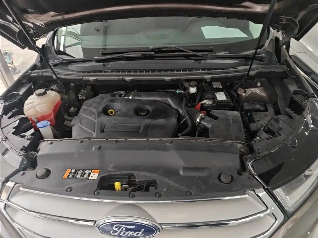 Фото 16 - Ford Edge