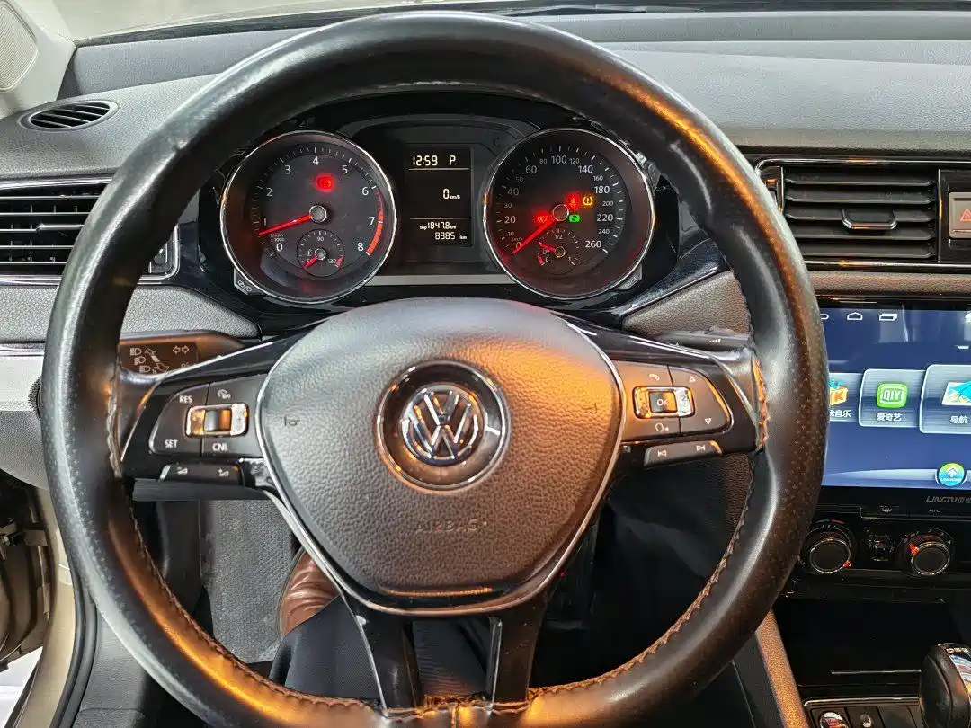 Volkswagen Sagitar 2017 230TSI Automatic Comfort фото 8