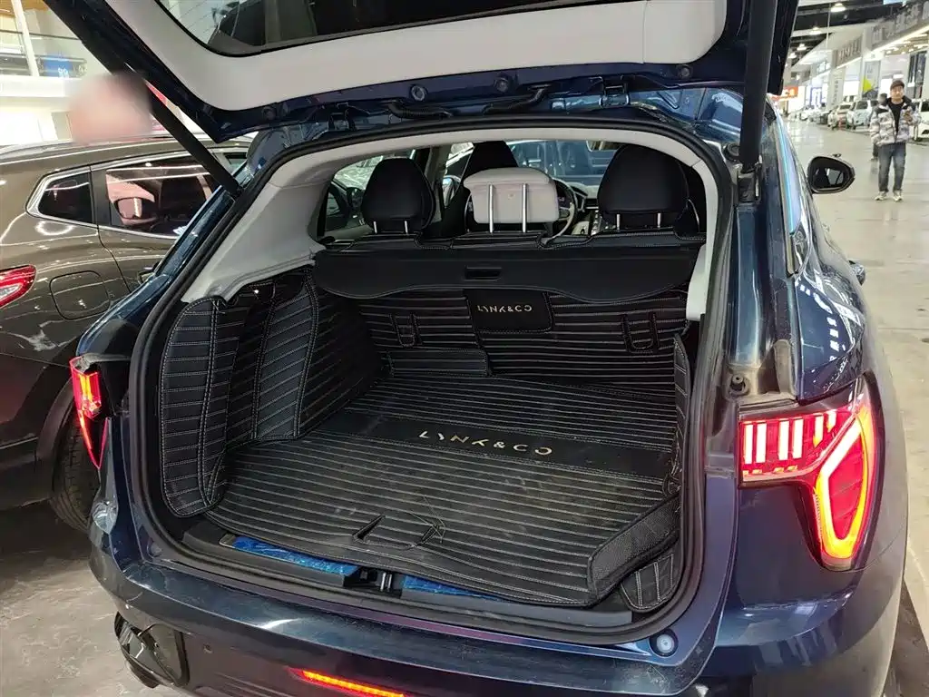 Lynk & Co 01 2021 2.0TD 2WD Shine Pro фото 19