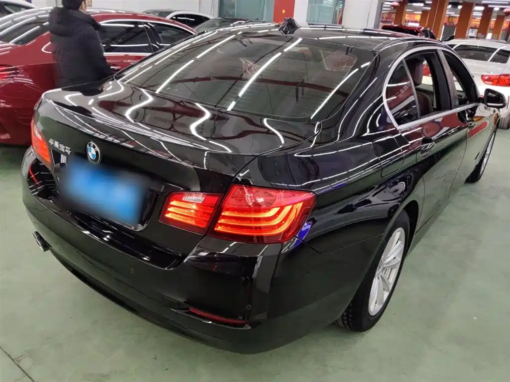 BMW 5 Series 2017 520Li Classic Edition фото 5