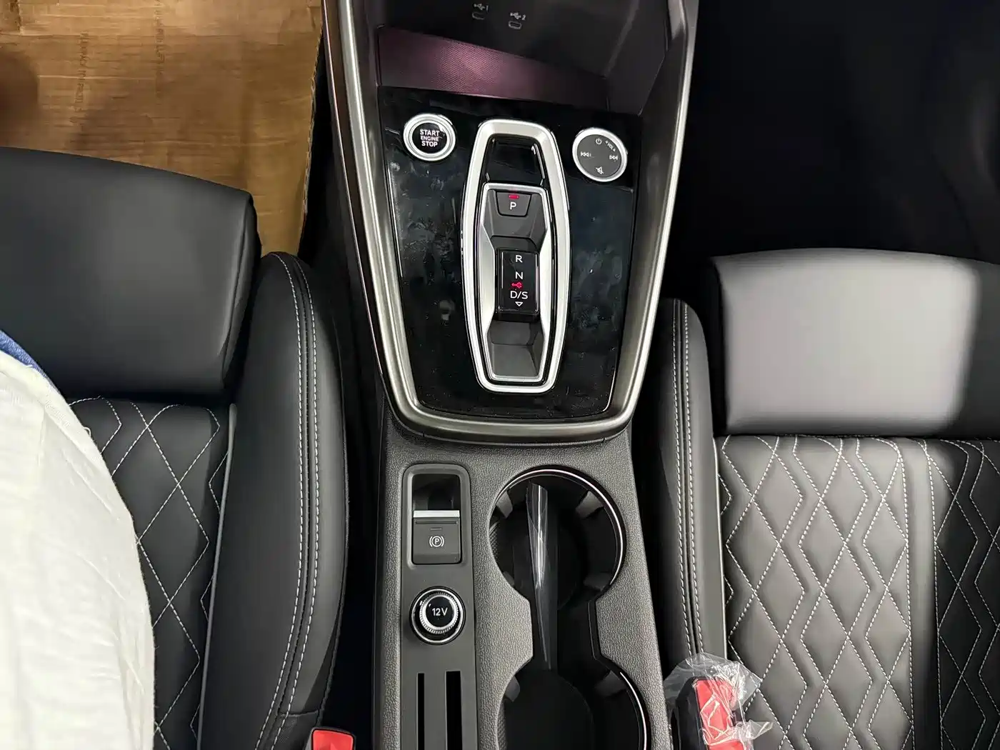 Audi A3 2025 A3L Limousine 35TFSI Flying Spur Premium + Luxury Selection Package фото 8