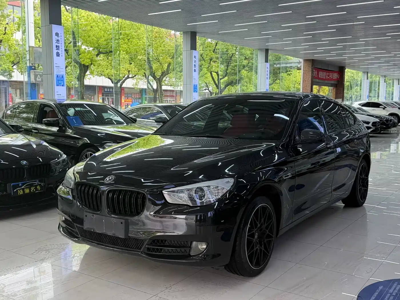 BMW 5 Series GT 2011 535i xDrive Luxury Model