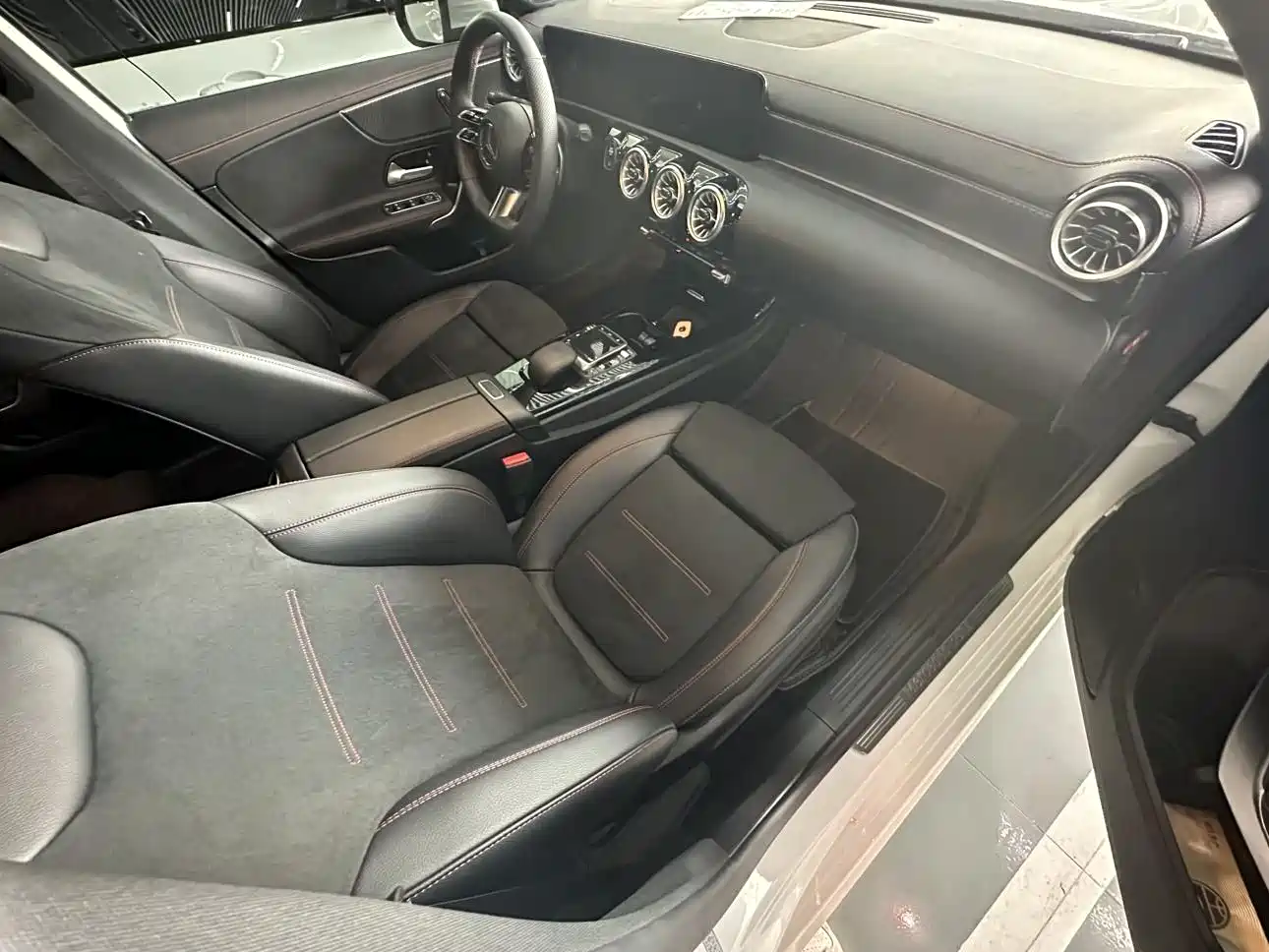 Mercedes-Benz A-Class 2024 A 200 L Sport Edition фото 5