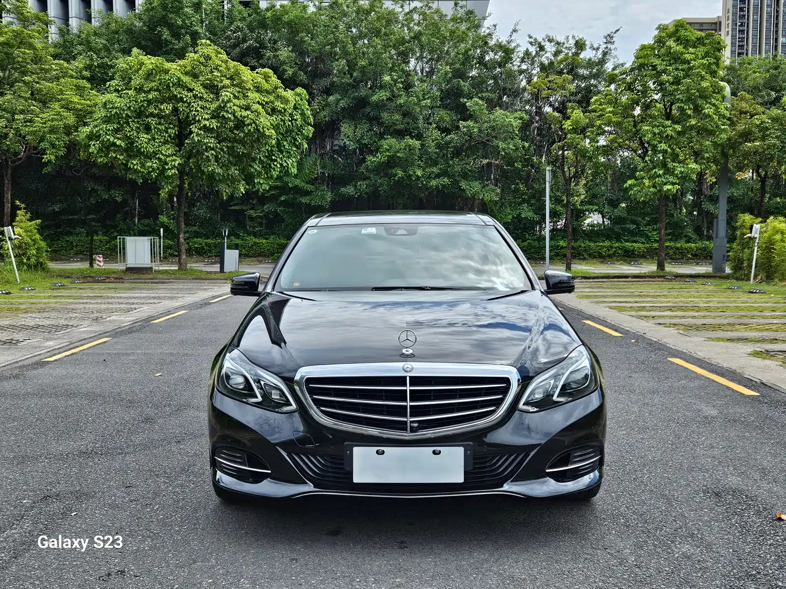 صورة 2 - Mercedes-Benz E-Class