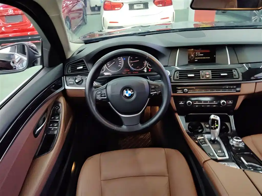 BMW 5 Series 2017 520Li Classic Edition фото 7