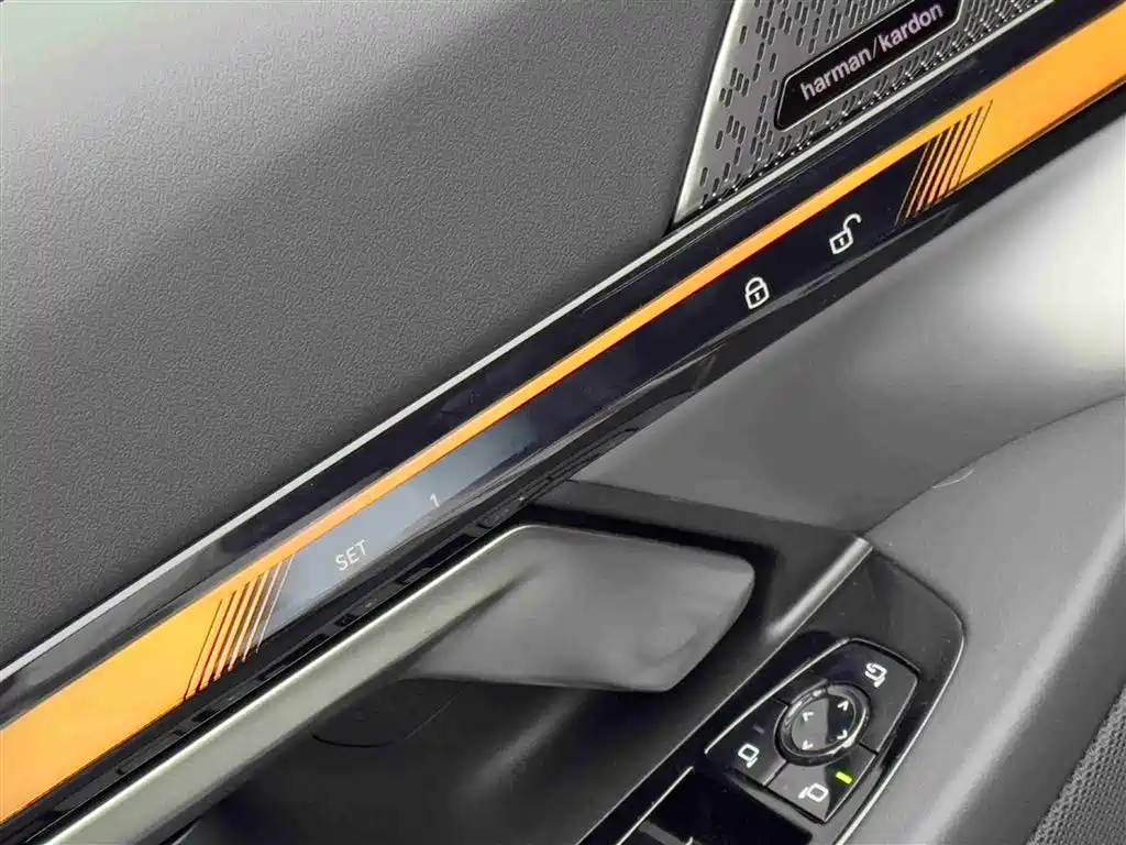 BMW 5 Series 2025 530Li xDrive M Sport Package фото 15