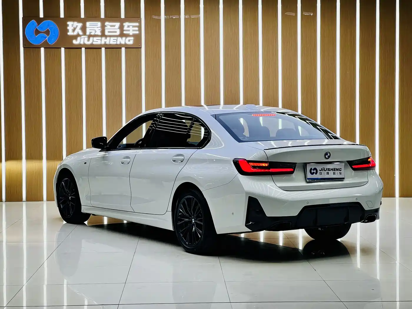 BMW 3 Series 2023 325i M Sport Black Night Package фото 2