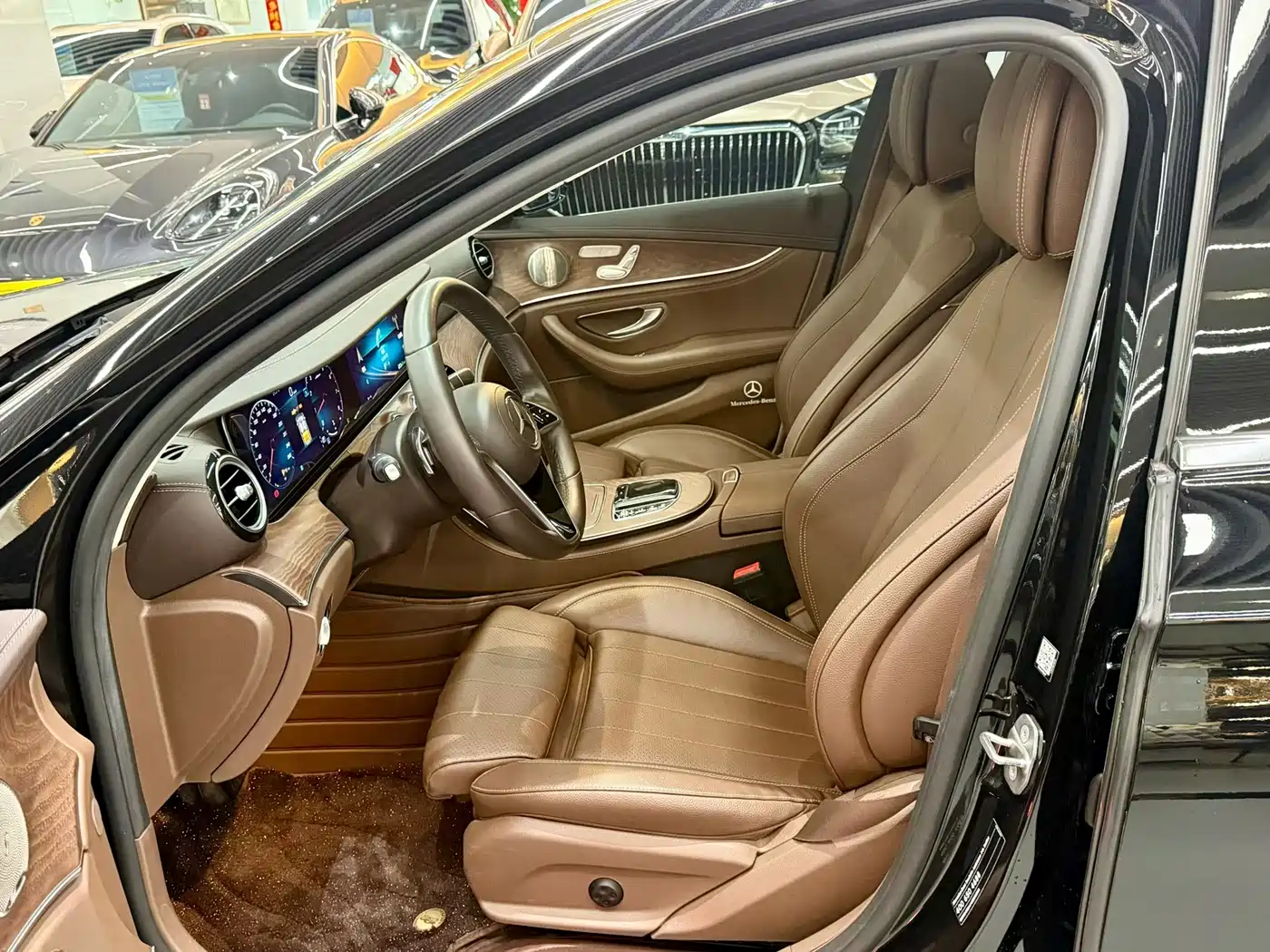 MERCEDES-BENZ E CLASS