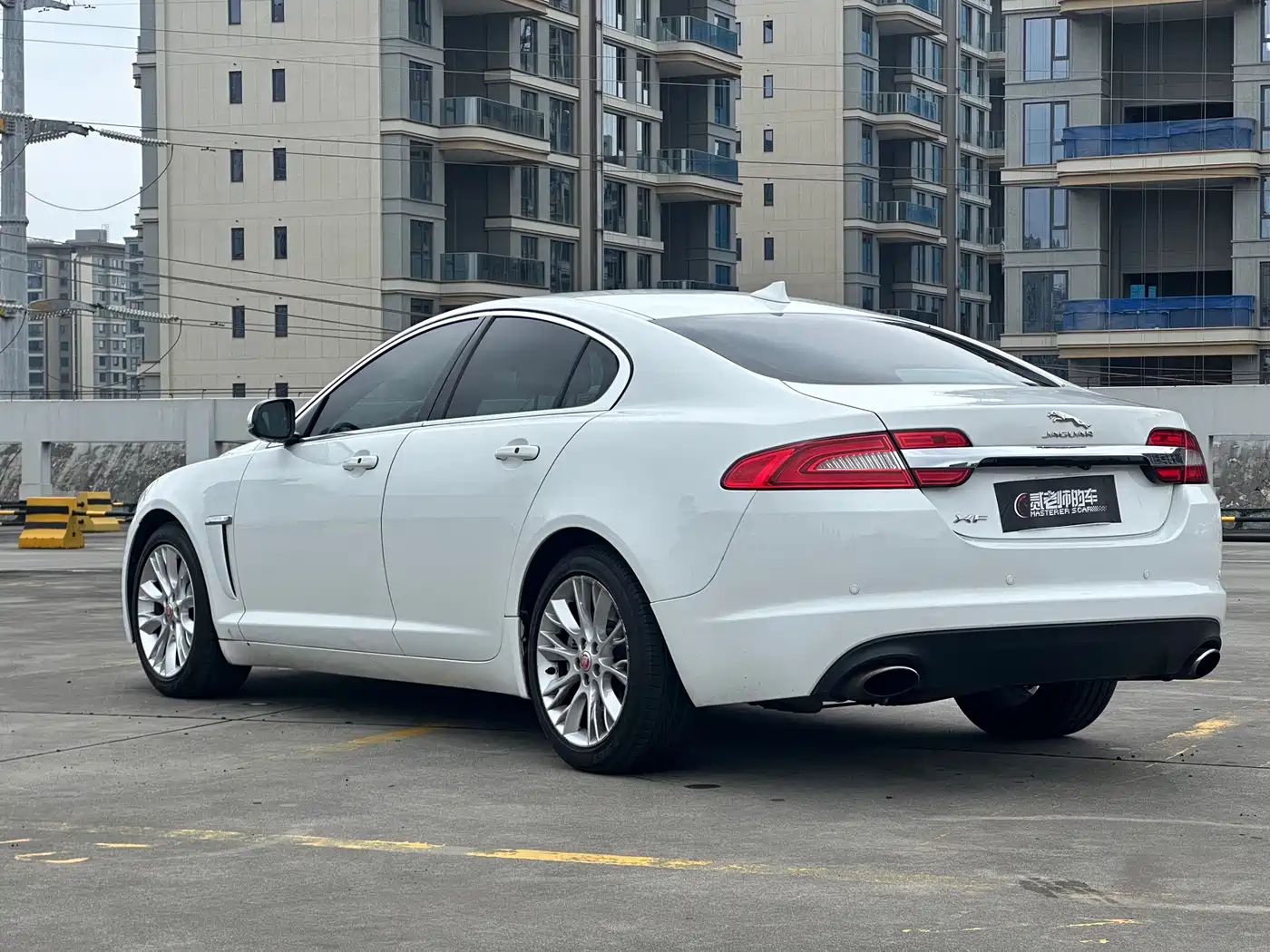 Jaguar XF 2014 2015 XF 2.0T Luxury Edition