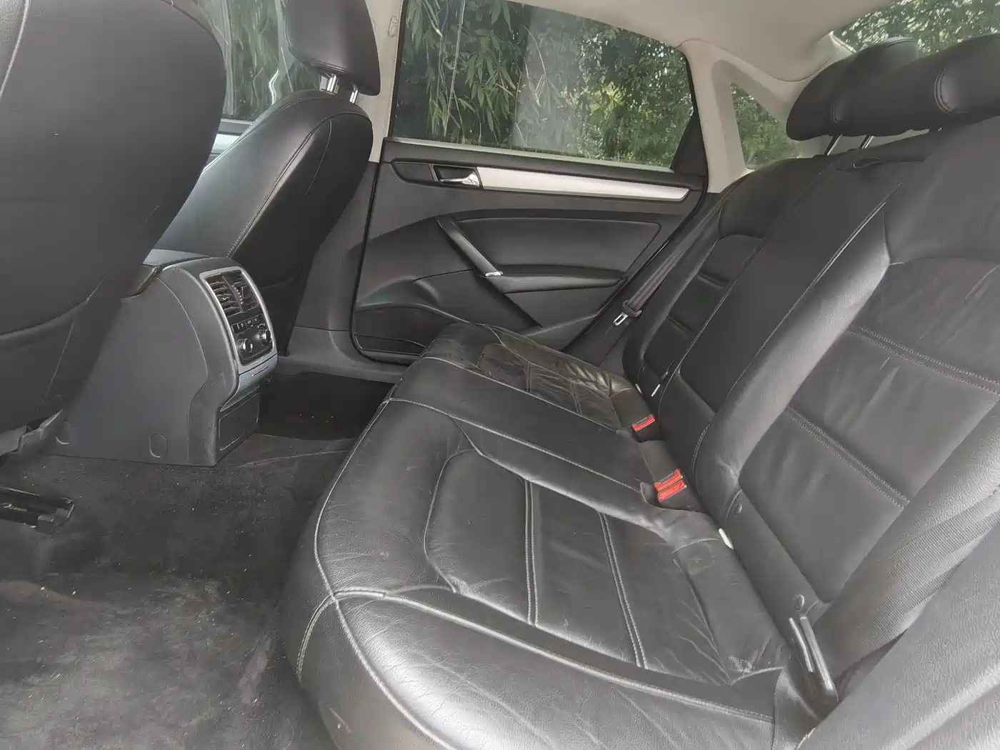 Volkswagen Passat 2015 1.8TSI DSG Honor Edition фото 6