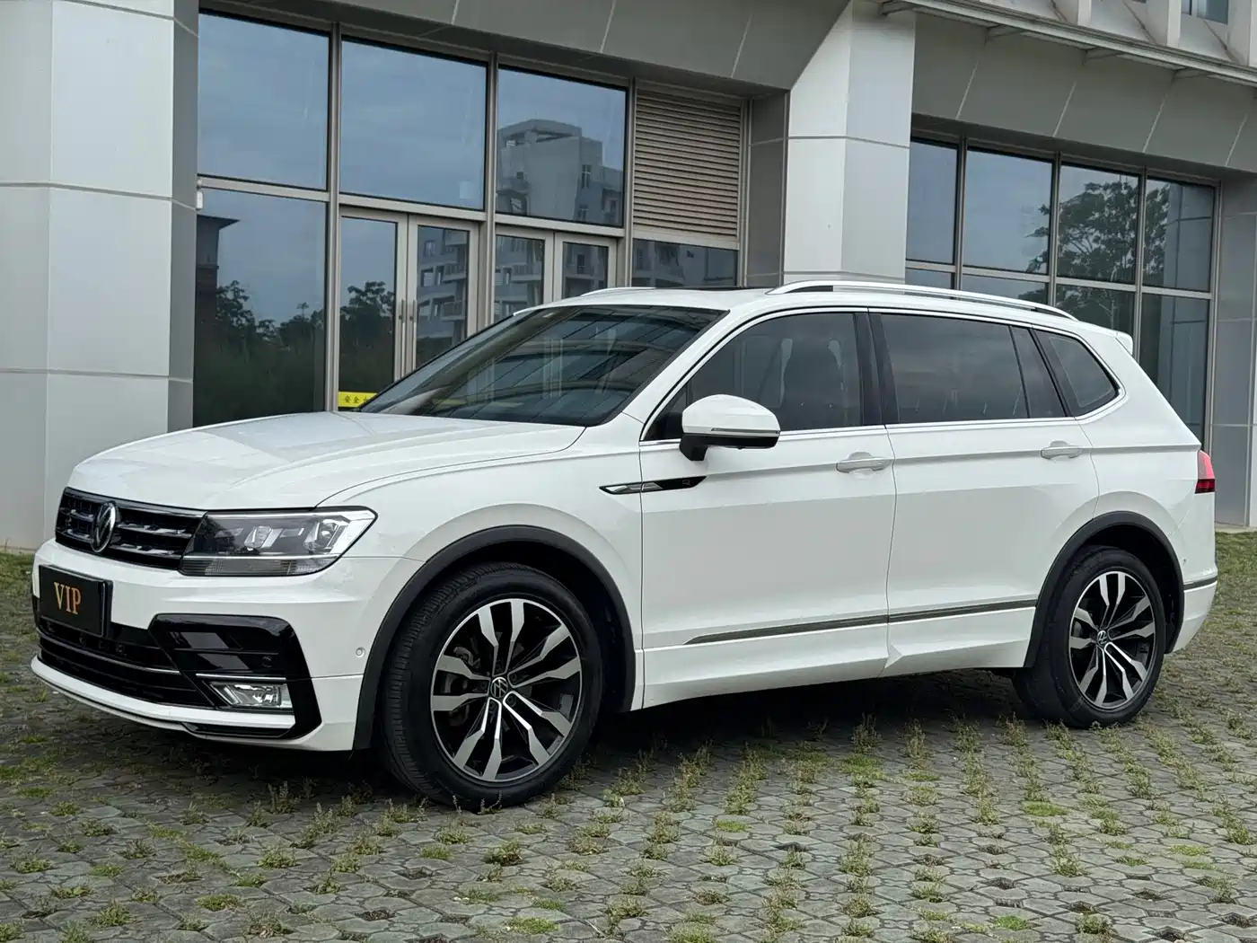 Volkswagen Tiguan L 2021 330TSI Automatic 2WD R-Line Premium