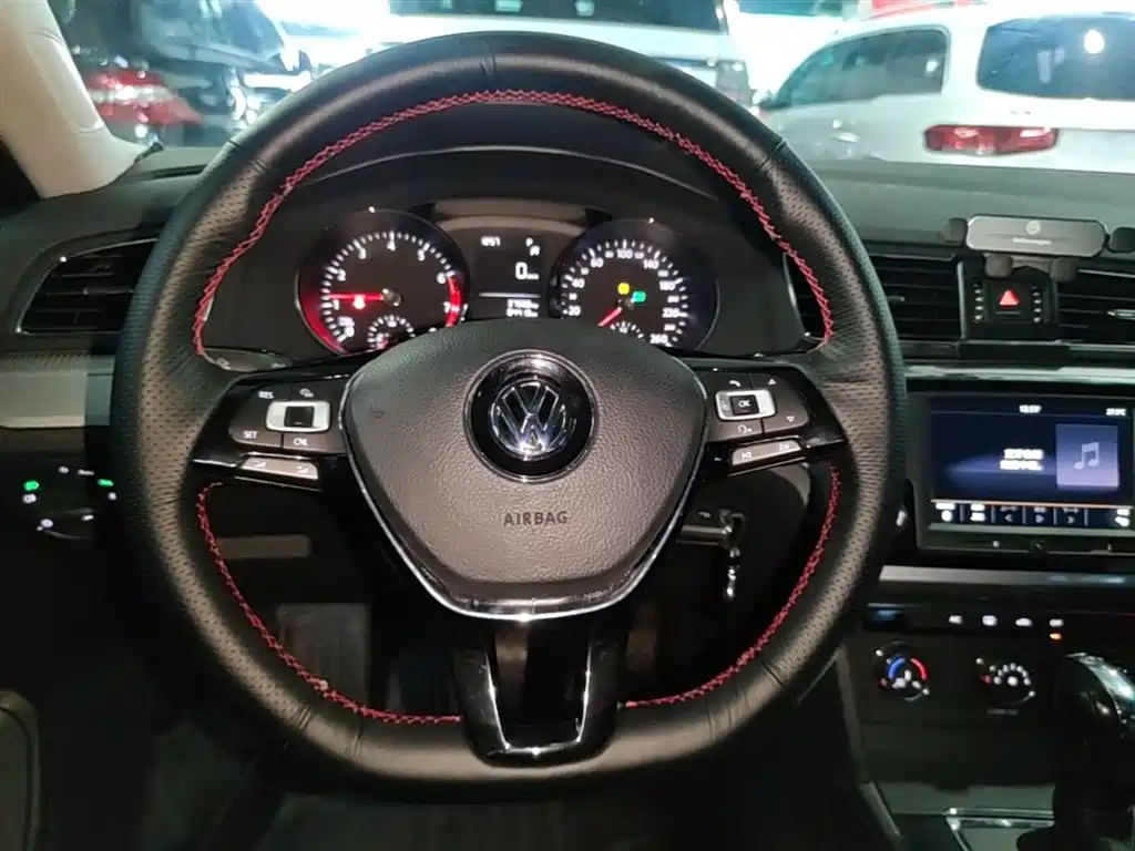 Volkswagen Lamando 2017 230TSI DSG Trend Edition фото 11