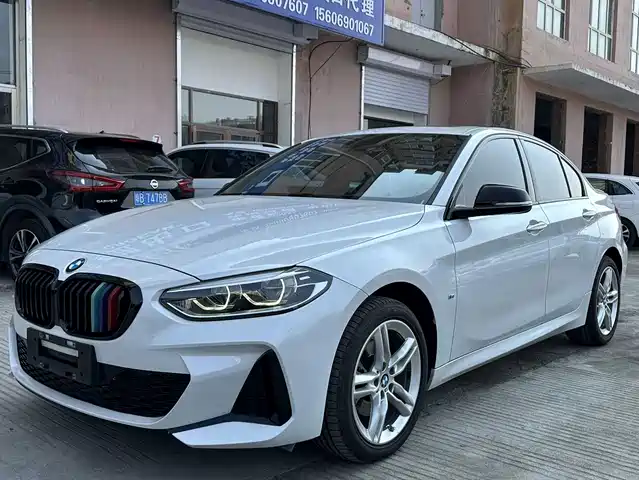 BMW 1 Series 2022 120i M Sport Shadow Edition