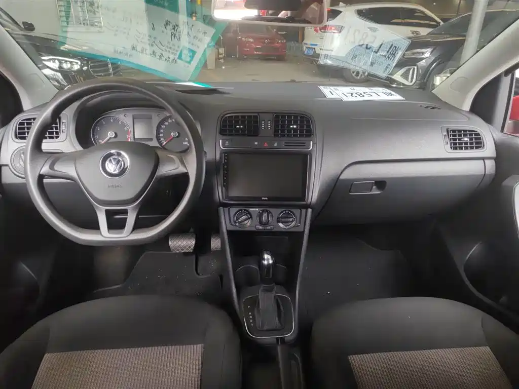 Volkswagen Polo 2018 1.5L Auto Safe Drive фото 10