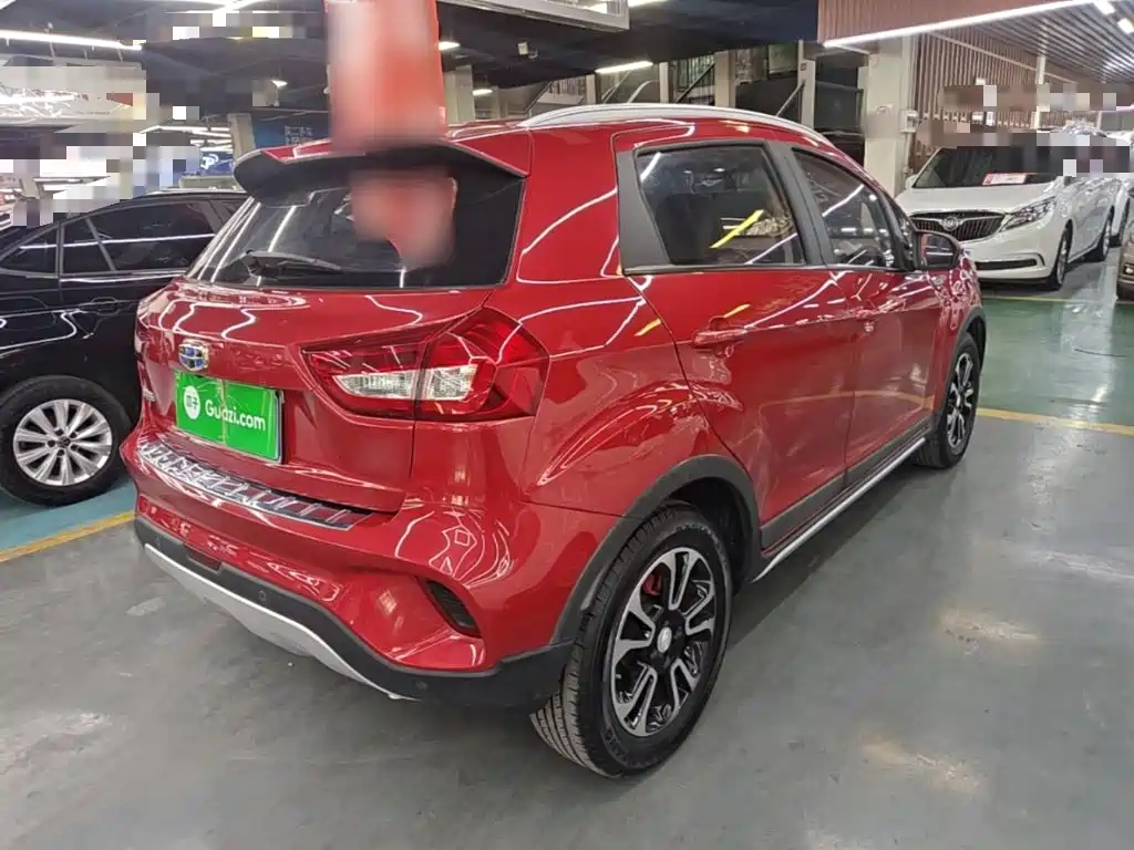 Фото 7 - Geely Vision X3