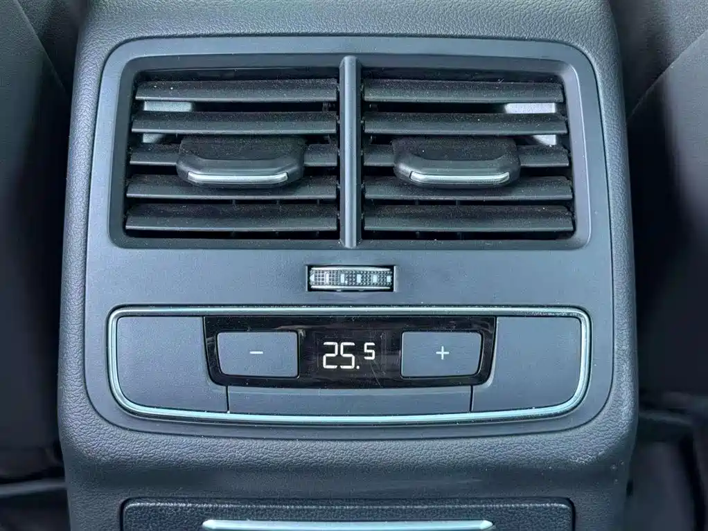 Audi A4L 2024 40 TFSI quattro RS Kit Speed Edition фото 15
