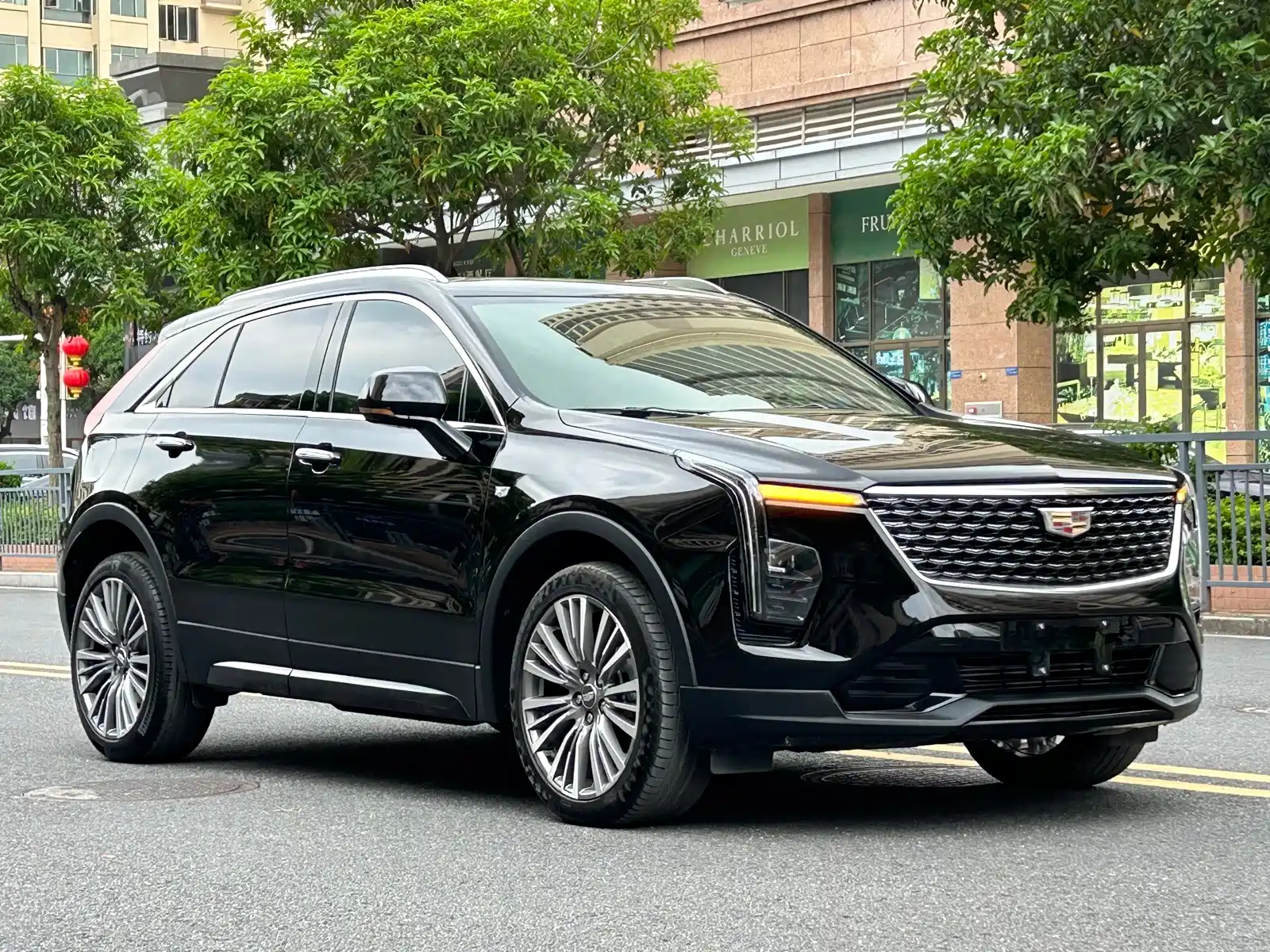 Photo 3 - Cadillac XT4