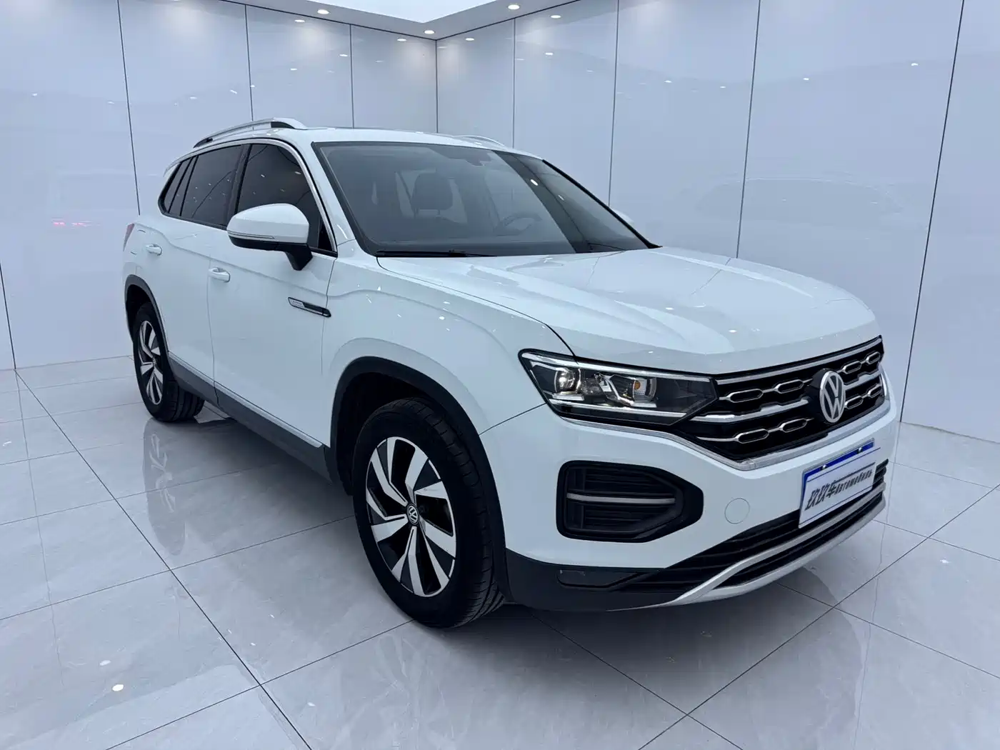 Volkswagen Tayron 2022 280TSI 2WD Luxury Smart Connect Edition фото 3