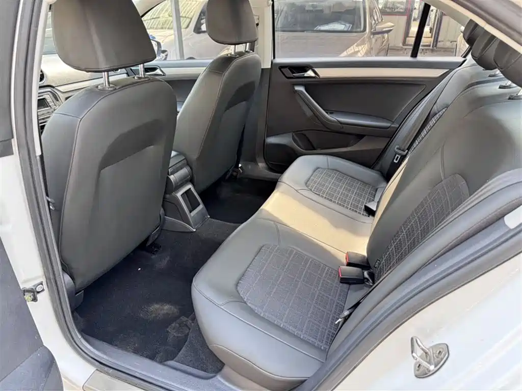 Volkswagen Jetta 2017 1.5L Manual Comfort фото 10