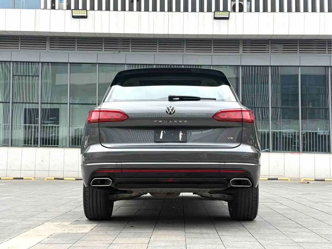 Volkswagen Touareg 2021 3.0TSI R-Line Classic Sport Package фото 9