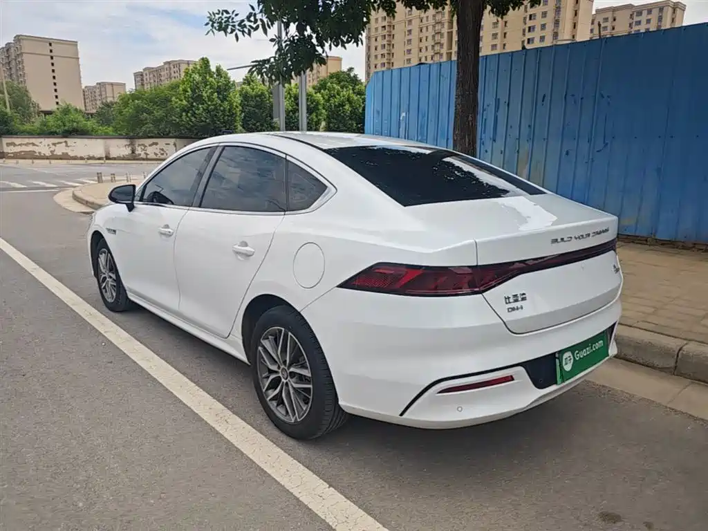 BYD Qin PLUS 2023 Champion Edition DM-i 120KM Leading Type фото 5