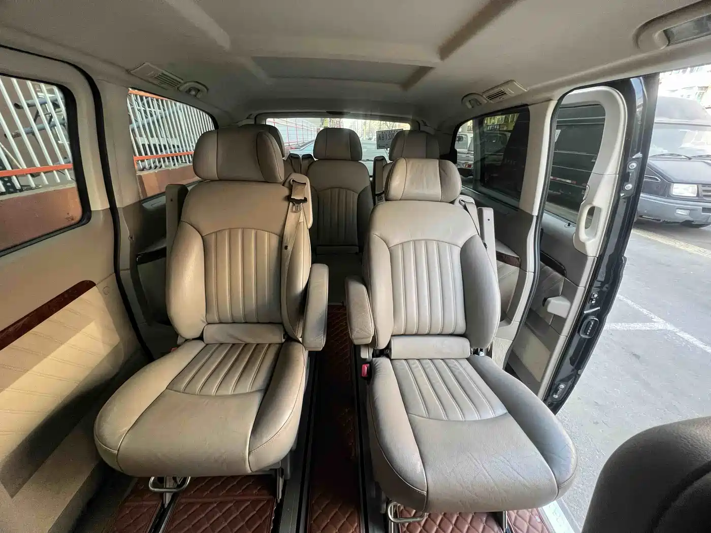 Mercedes-Benz Viano 2013 3.0L Comfort Edition фото 12
