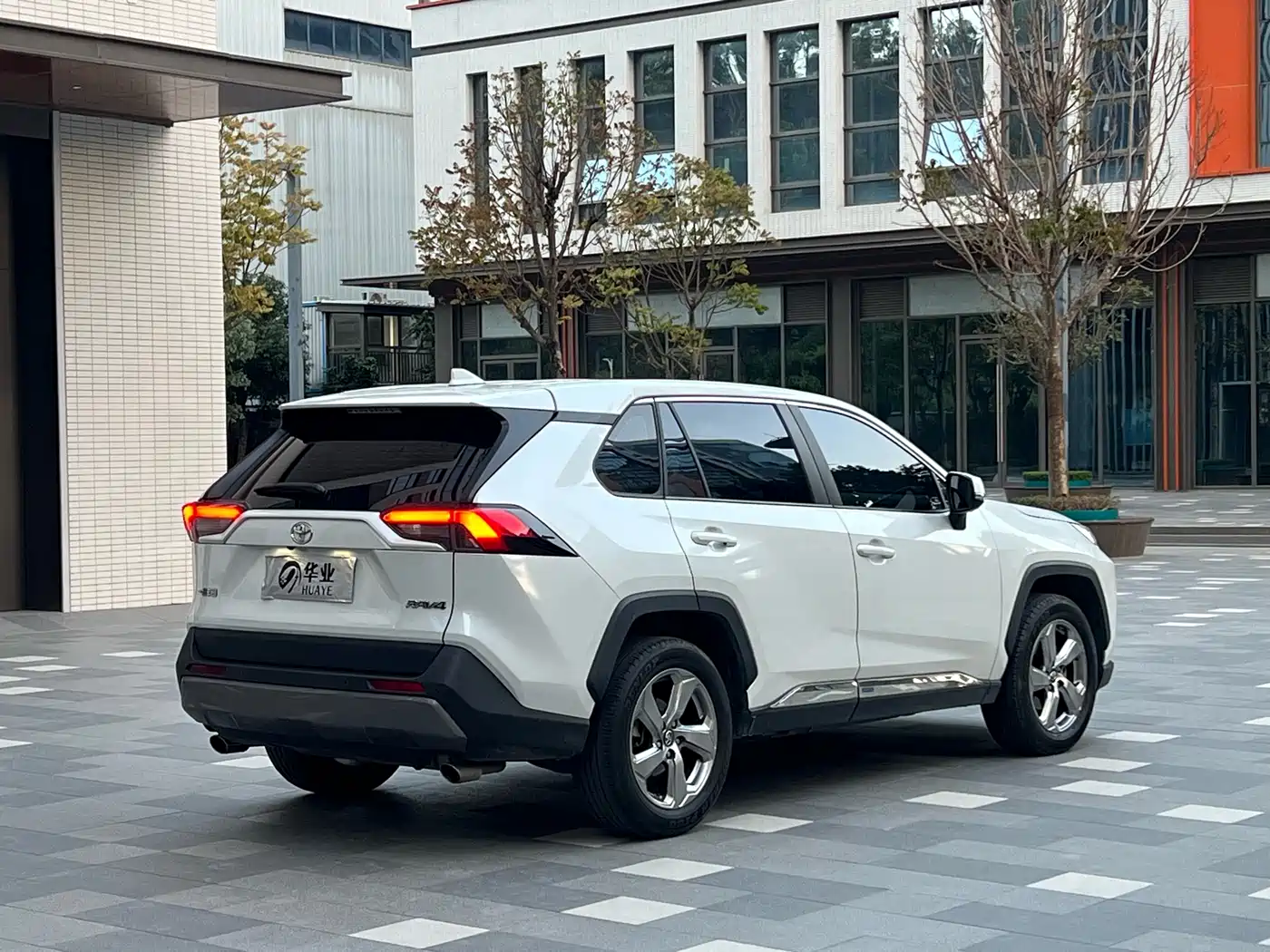 Toyota RAV4 Rongfang 2022 2.0L CVT 2WD Trend Plus Edition фото 9