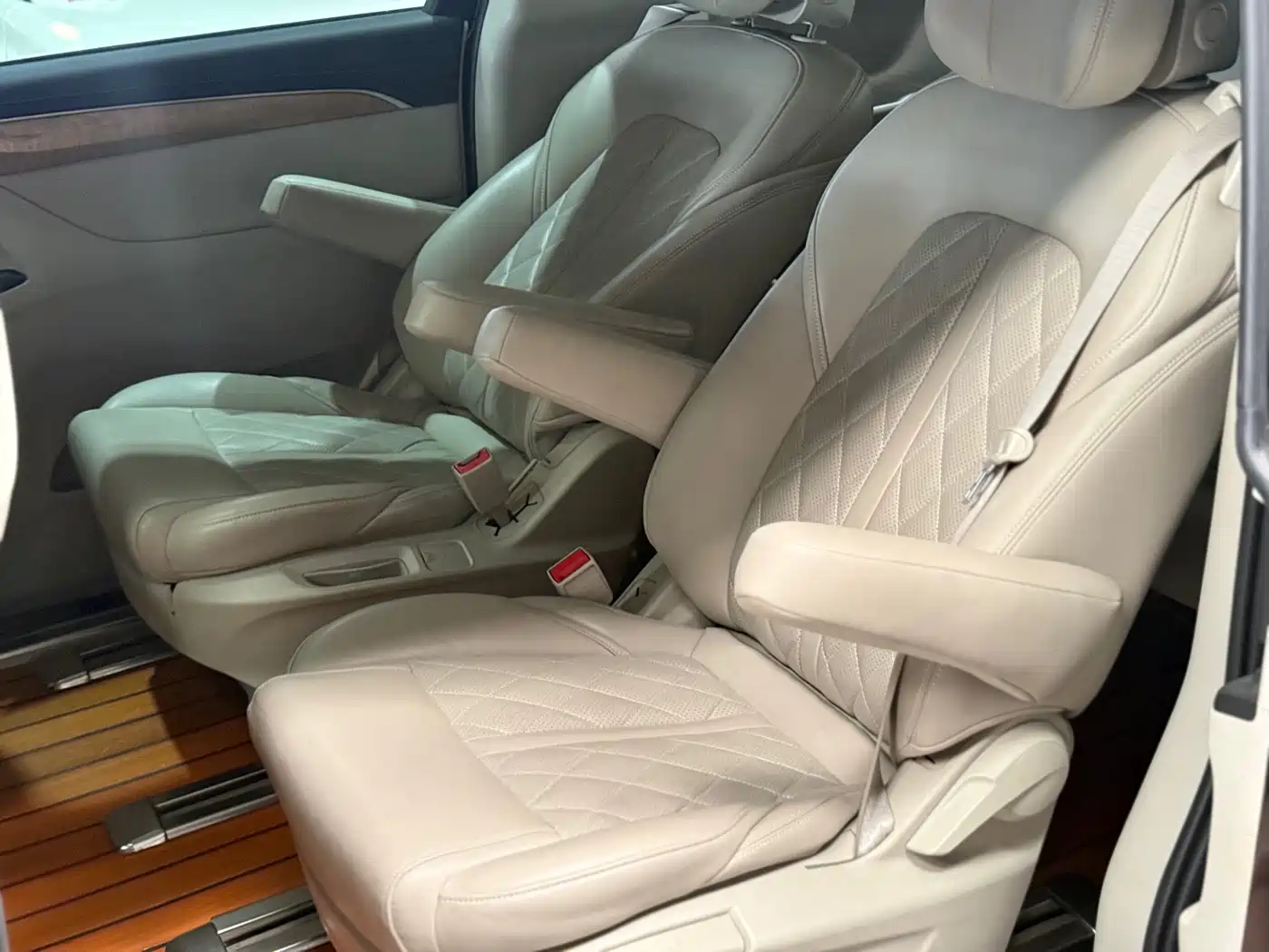 Buick GL8 2017 ES 28T Comfort Type China V фото 10