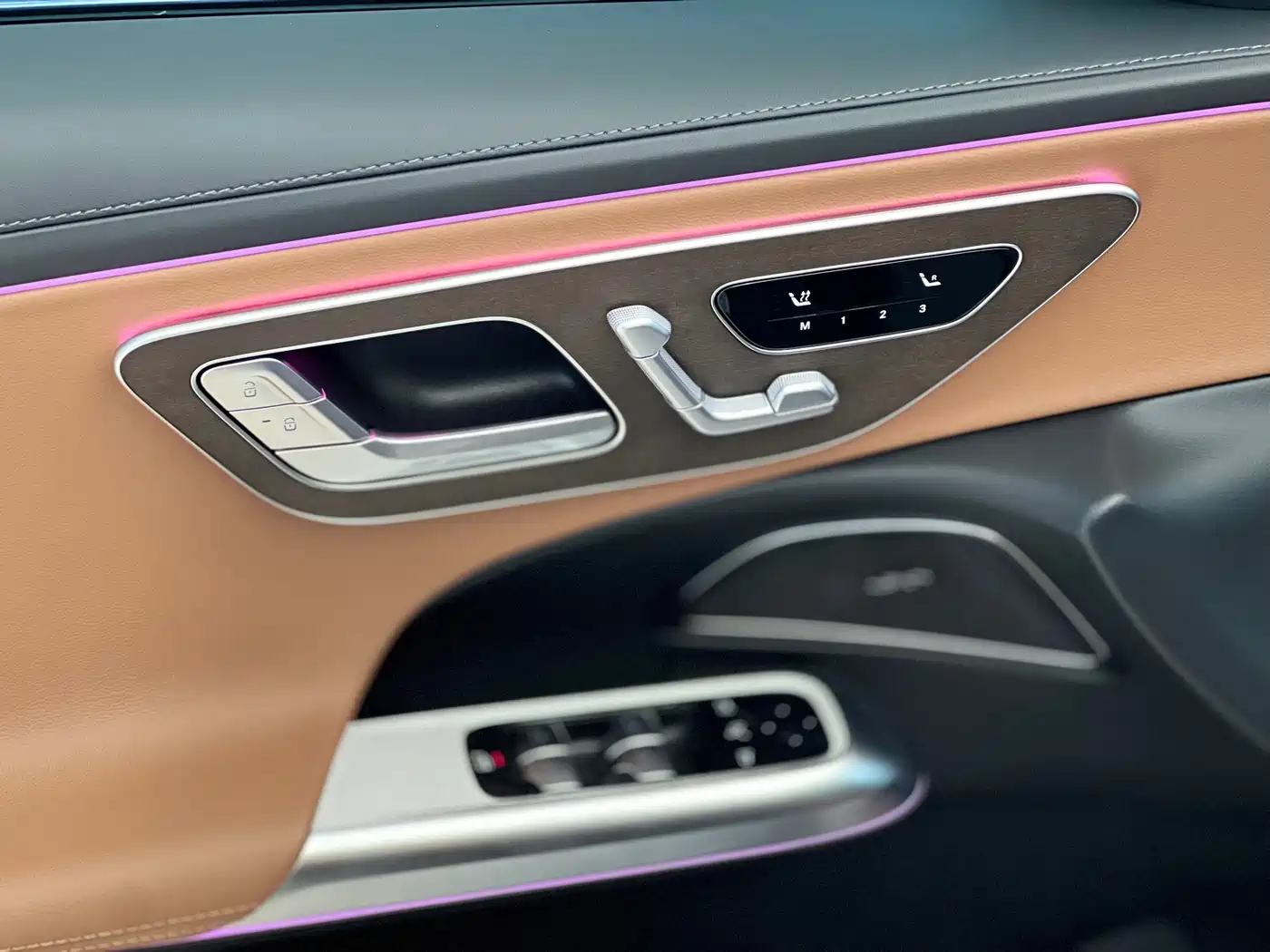 Mercedes-Benz E-Class 2025 E 300 L Fashion фото 6