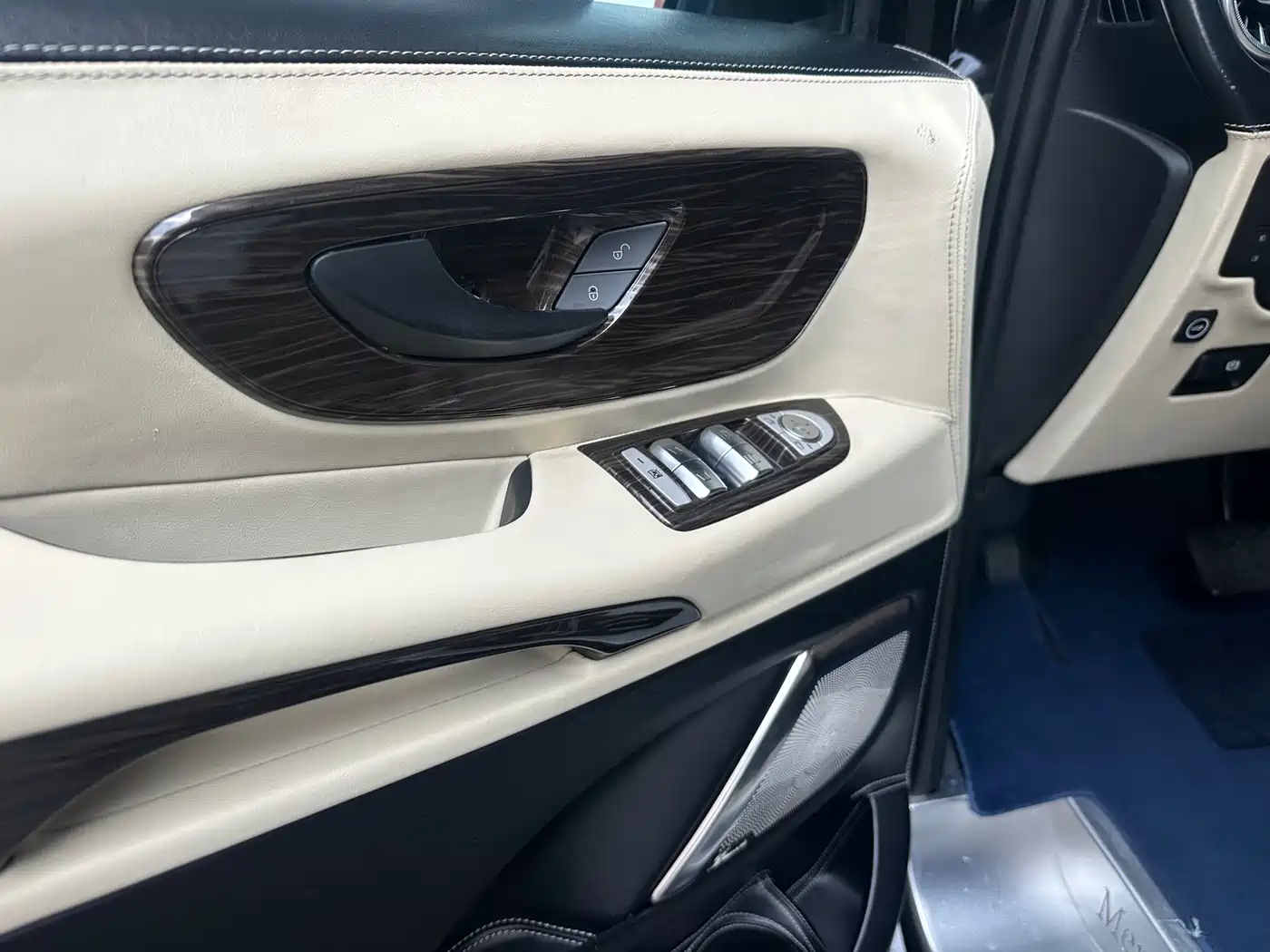 Mercedes-Benz Vito 2021 2.0T Business Edition 7-seater фото 3
