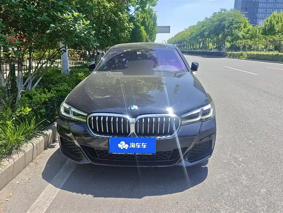 BMW 5 Series 2022 530Li Leading M Sport Package фото 2