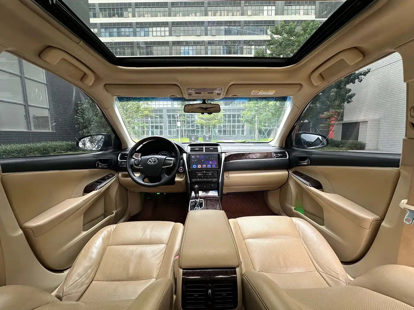 Toyota Camry 2016 2.0G 10th Anniversary Luxury Edition фото 14