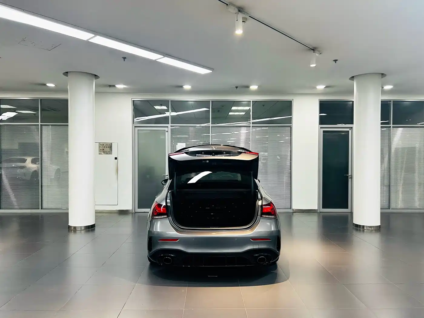 Mercedes-Benz A-Class AMG 2022 AMG A 35 L 4MATIC фото 6