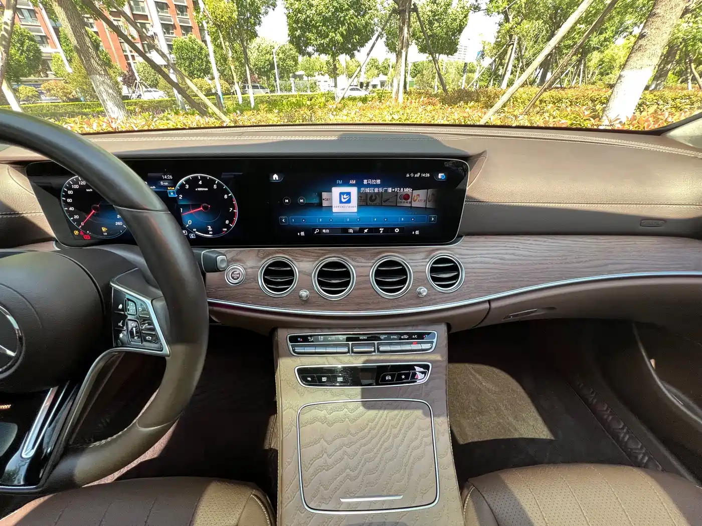 Mercedes-Benz E-Class 2023 E 300 L Fashion фото 15