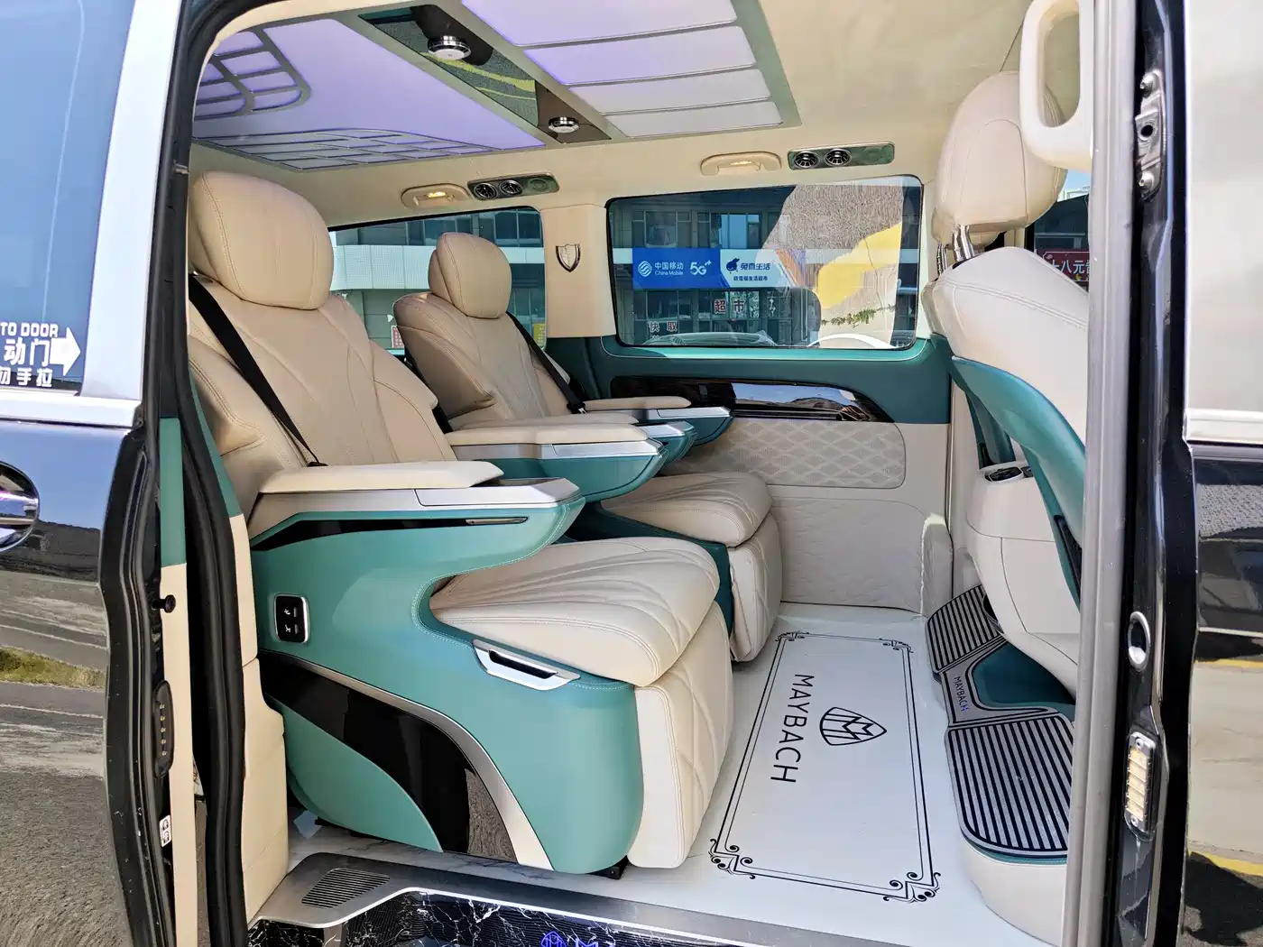 Mercedes-Benz Vito 2023 2.0T Elite 7-Seater фото 11