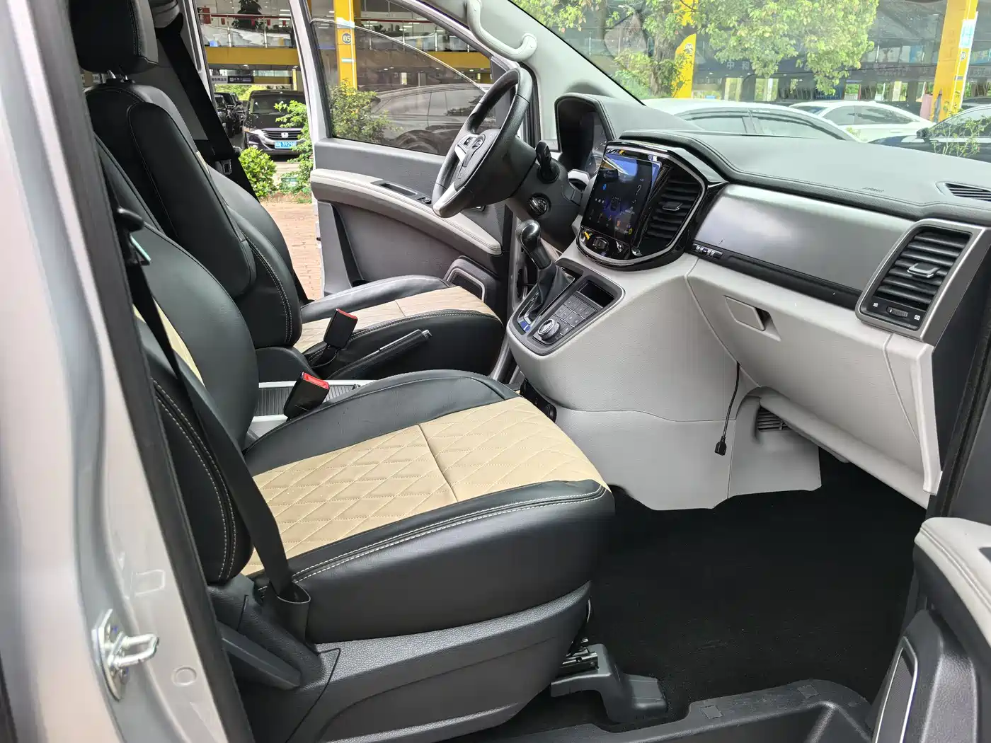 JAC Refine Refine M4 2023 2022 2.0TGDI Auto Business Travel Edition