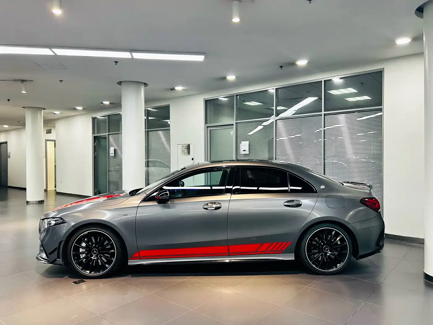 Mercedes-Benz A-Class AMG 2022 AMG A 35 L 4MATIC фото 8
