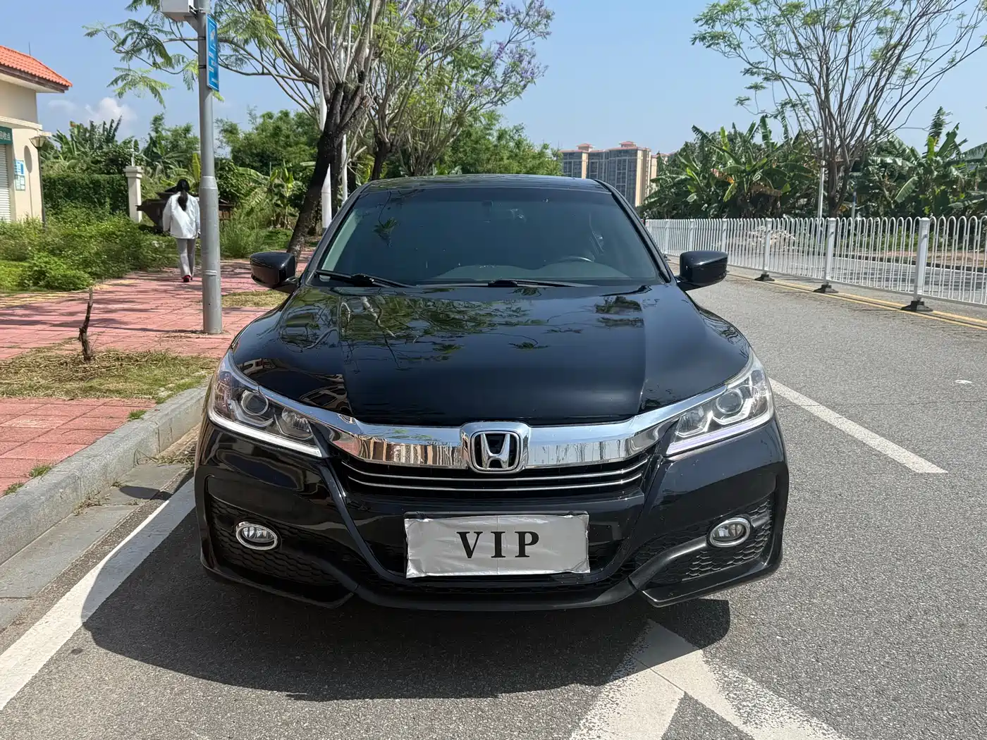 Фото 2 - Honda Accord