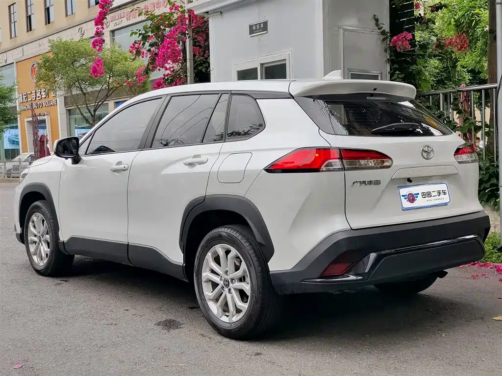 Toyota Frontlander 2024 2.0L CVT Elite Edition фото 4