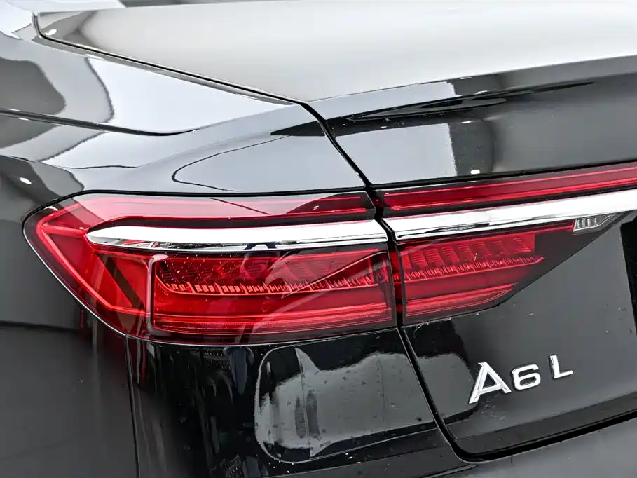 Audi A8 New Energy 2022 A8L 60 TFSIe quattro Collector's Edition фото 9