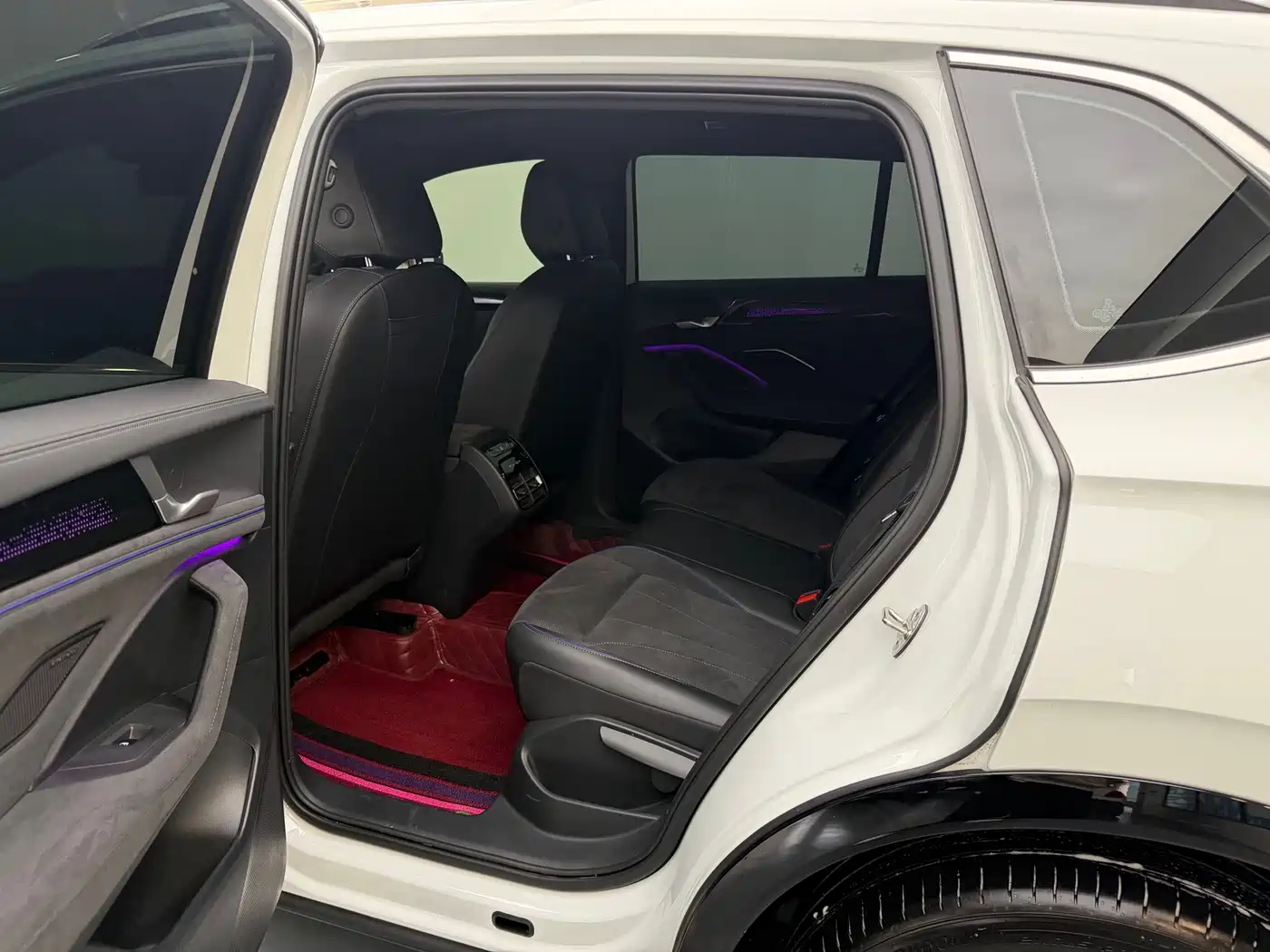 Volkswagen Tiguan L 2024 PRO 330TSI FWD R-Line Intelligent Premium Edition фото 16