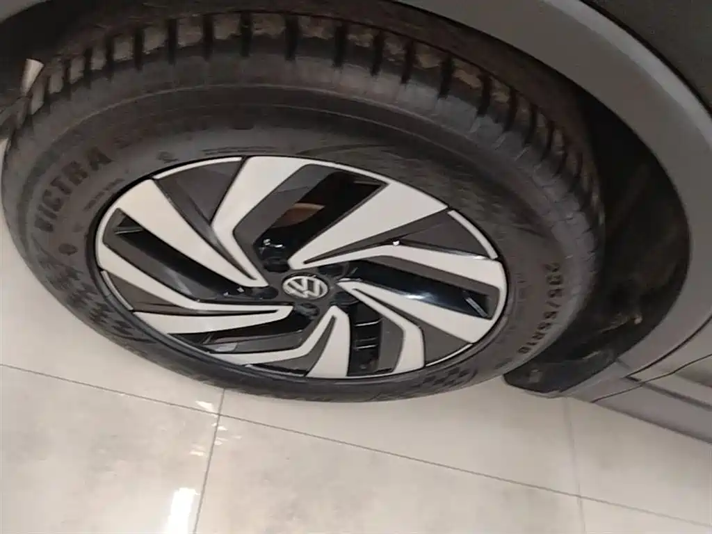 Volkswagen Tiguan L 2023 330TSI Auto 2WD Smart Edition фото 23