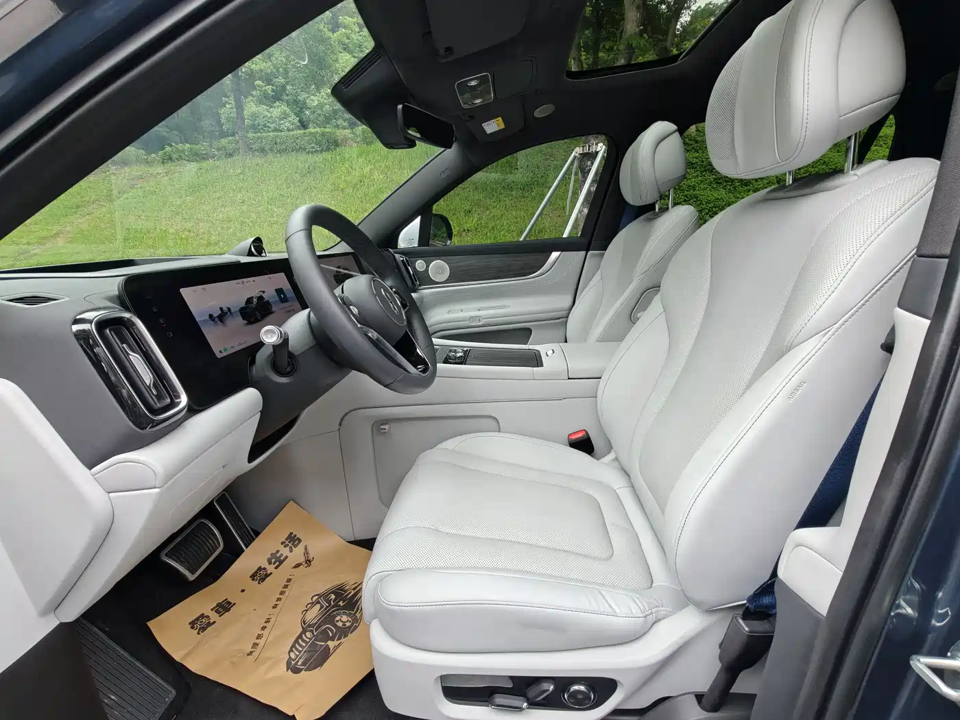 AITO Wenjie AITO M9 2024 Pure Electric Max Edition 100kWh 6-Seater фото 15