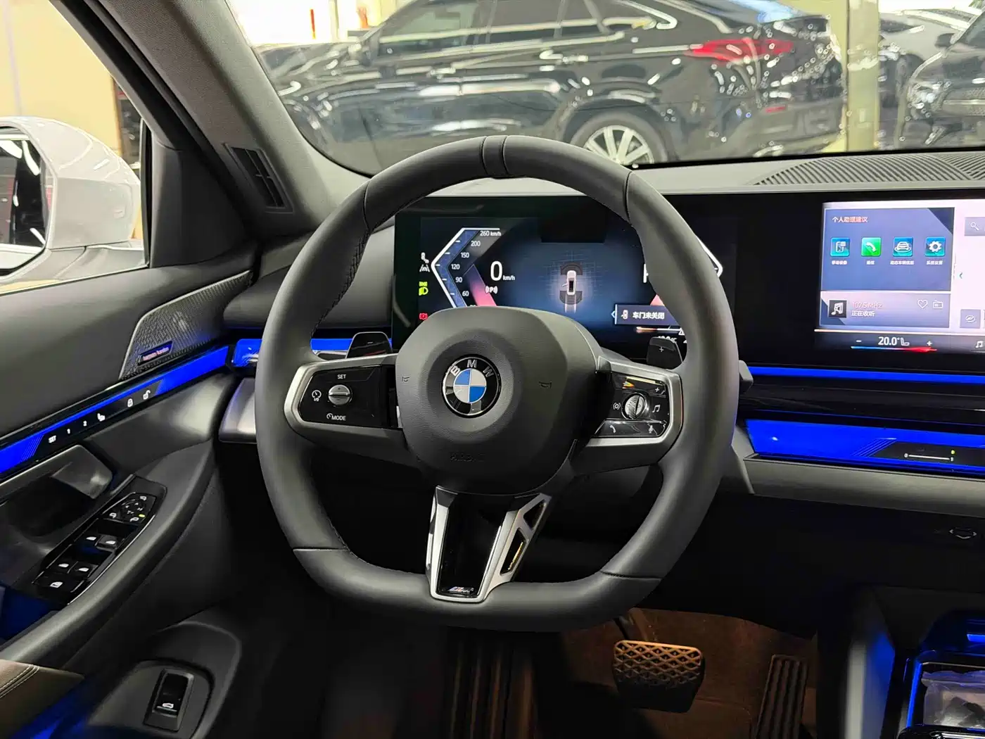 BMW 5 Series 2026 530Li Leading M Sport Package фото 11