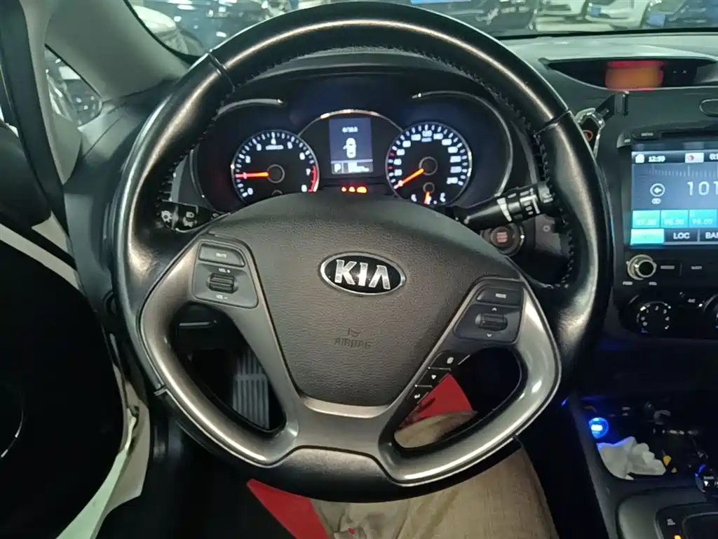 Kia K3 2015 1.6L Automatic GLS фото 11