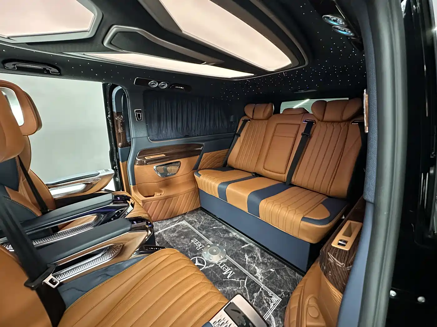 Mercedes-Benz Vito 2023 2.0T Business 7-Seater фото 15