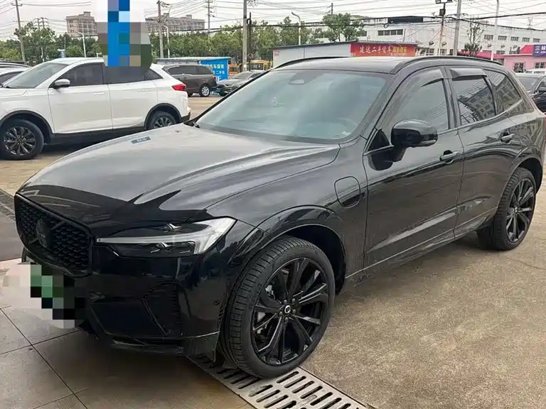 VOLVO XC60 PLUG-IN HYBRID 2024