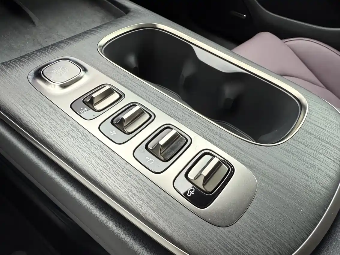 Xiaomi Auto Xiaomi SU7 2024 AWD Extended Range Advanced Smart Driving Max Edition фото 8